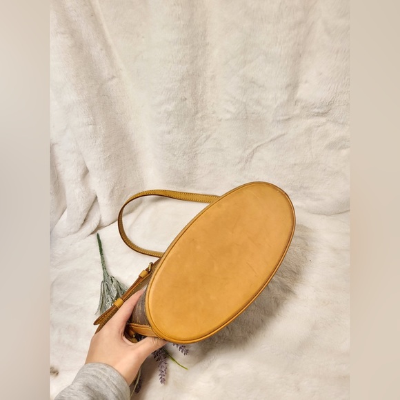 Authentic Louis Vuitton Drouot Crossbody shoulder bag - Picture 4 of 16